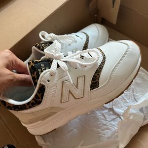 Little girls new balances leopard! Size 3Y. Only worn twice, great condition!
